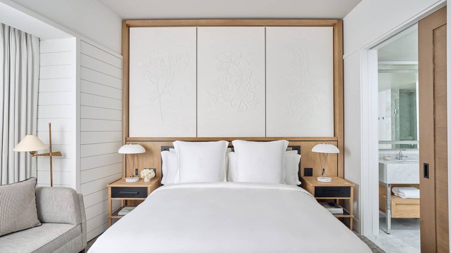 Four Seasons Hotel New Orleans — Guest room