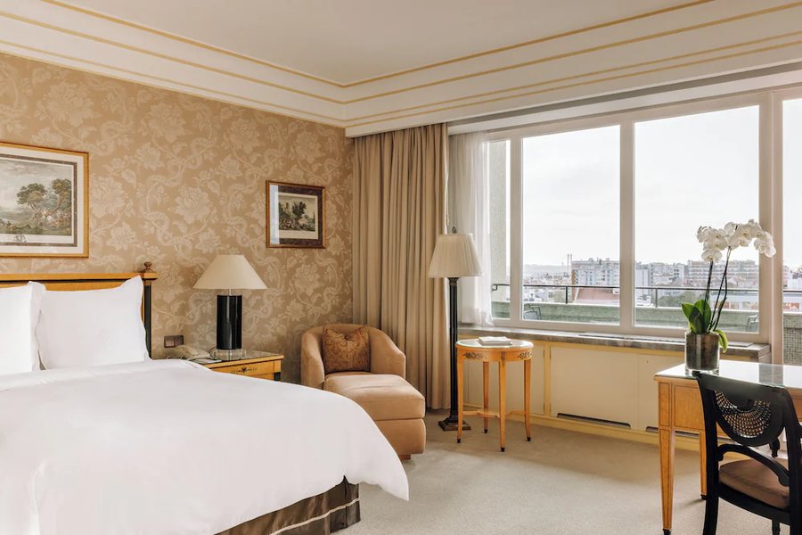 Four Seasons Hotel Ritz Lisbon — Guest room