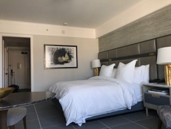 Four Seasons Hotel San Francisco — Guest room