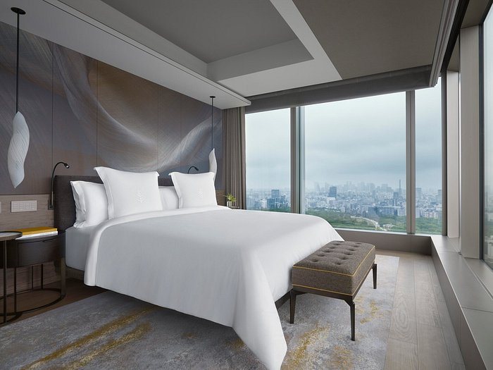 Four Seasons Hotel Tokyo at Otemachi — Guest room