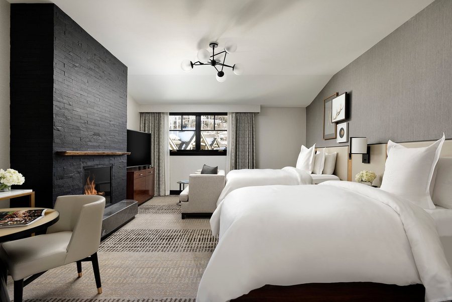 Four Seasons Resort and Residences Vail — Guest room