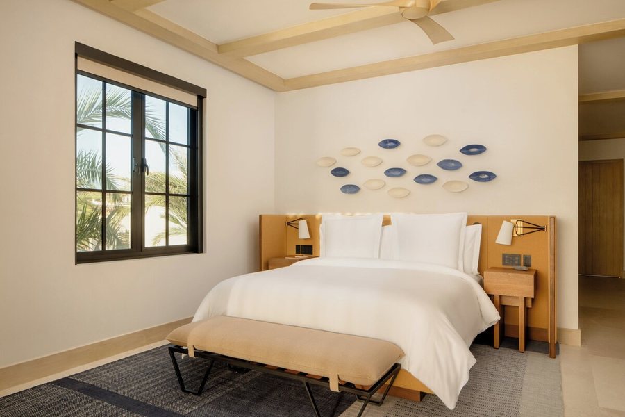 Four Seasons Resort Cabo Del Sol — Guest room