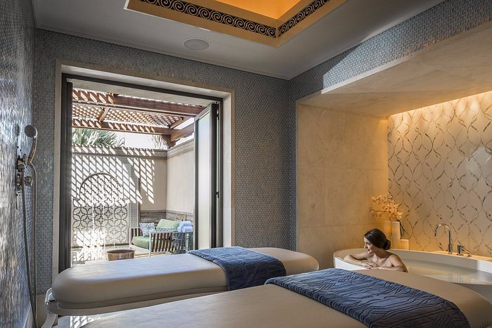 Four Seasons Resort Dubai at Jumeirah Beach — Guest room