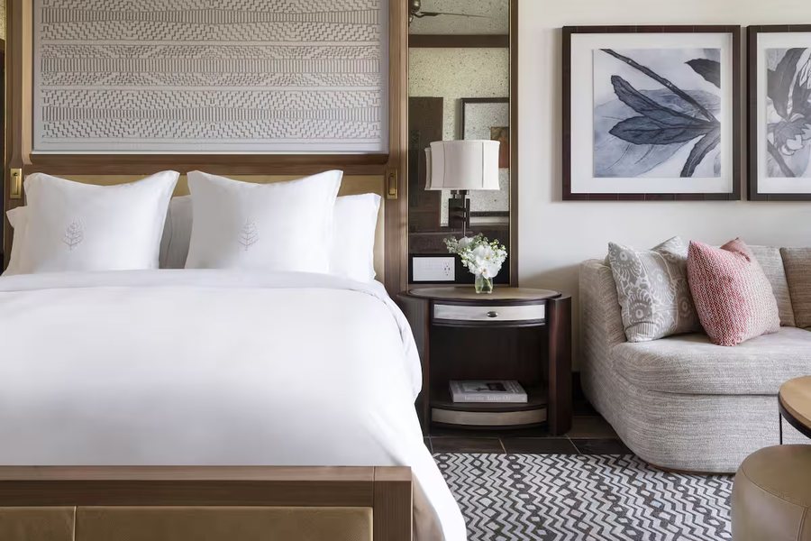 Four Seasons Resort Hualalai — Guest room