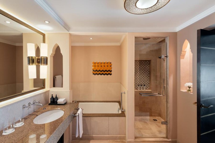 Four Seasons Resort Marrakech — Bathroom