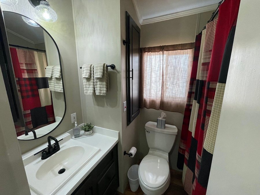 Four Seasons Rv Park — Bathroom