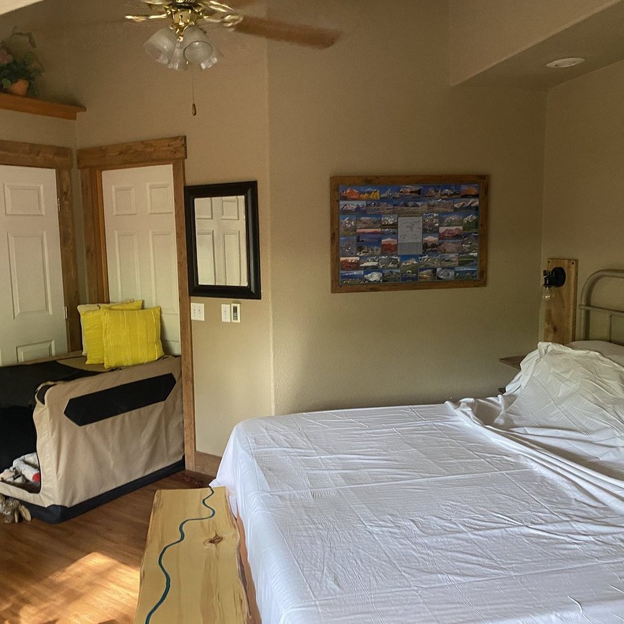 Four Seasons Rv Park — Guest room