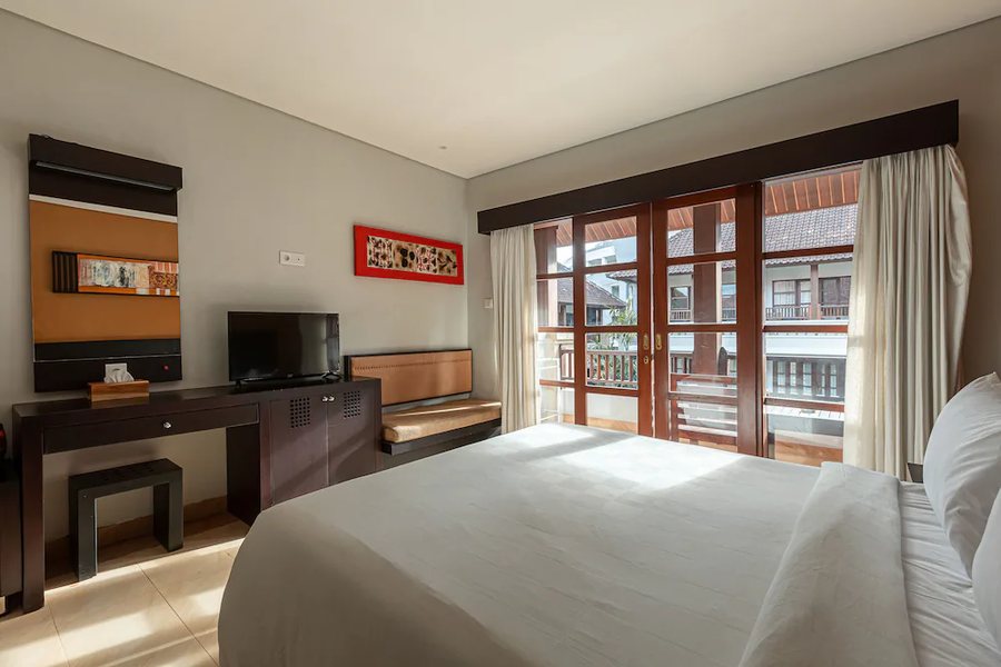 Fourteen Roses Beach Hotel — Guest room