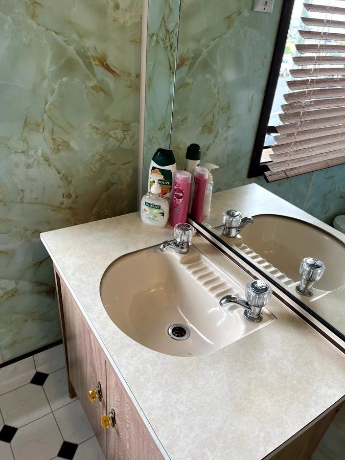 Foveaux Hotel — Bathroom