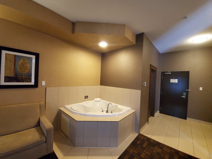 Fox Creek Inn — Bathroom