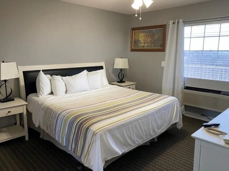 Foxfire Resort — Guest room