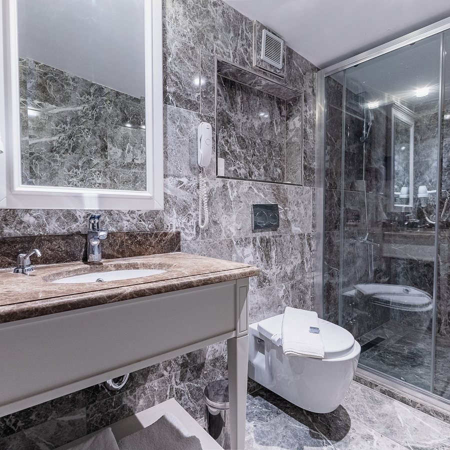 Fragments Hotel Istanbul — Bathroom