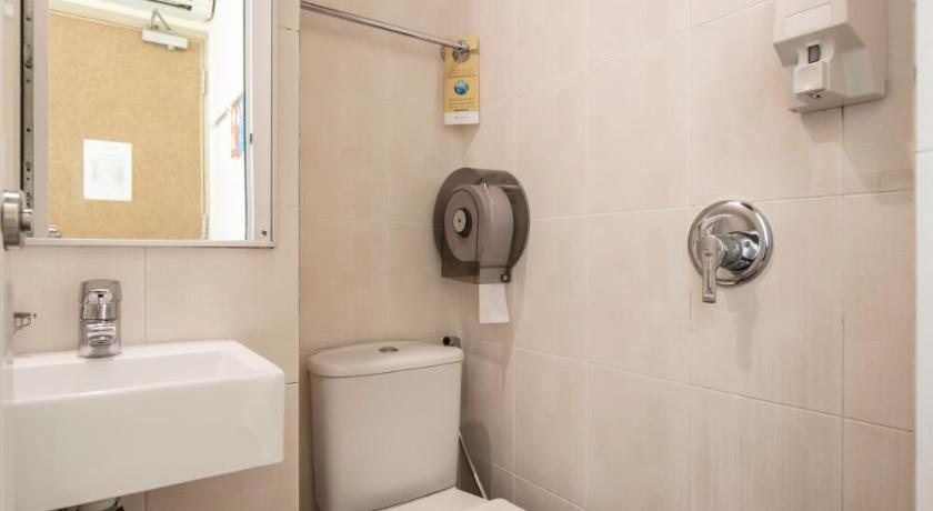 Fragrance Hotel Rose — Bathroom