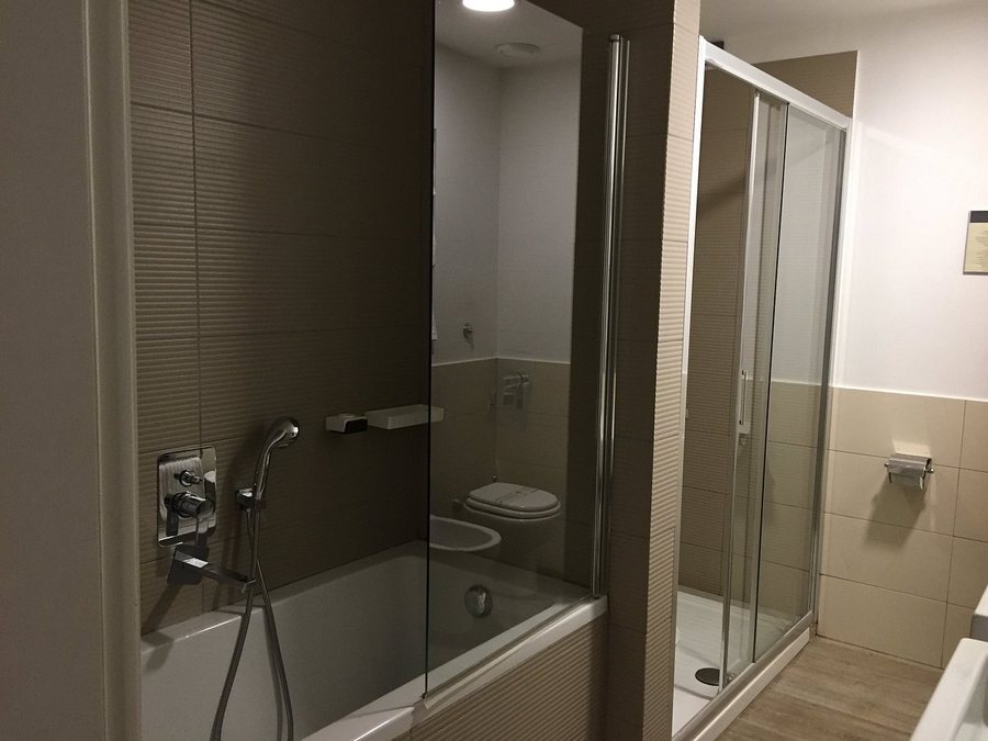 Fragrance Hotel St Peter — Bathroom