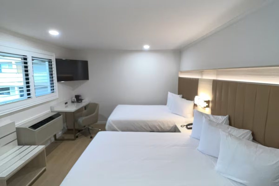 Francisco Bay Inn — Guest room