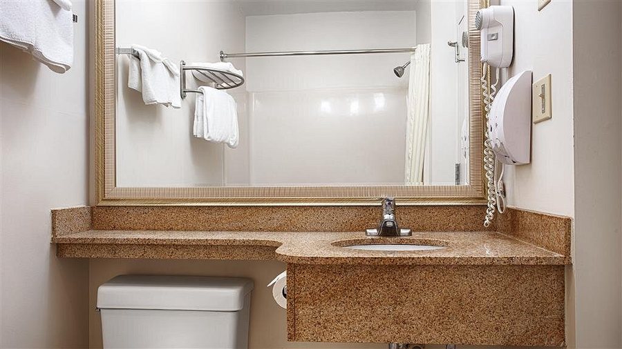 Franconia Inn — Bathroom