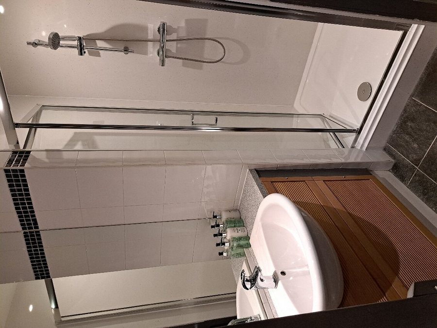 Fraoch House — Bathroom