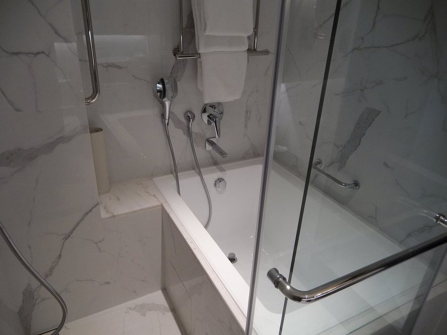 Fraser Residence Orchard Singapore — Bathroom