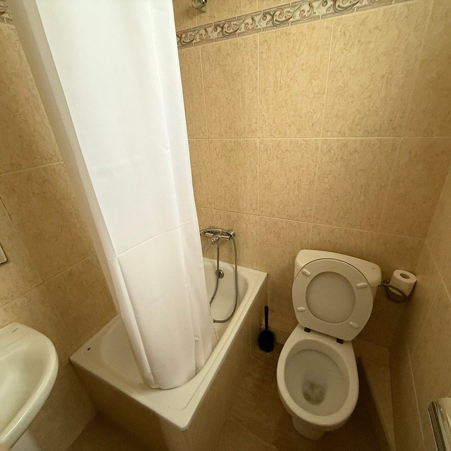 Free Hostels Barcelona Barcelona Catalonia — Bathroom