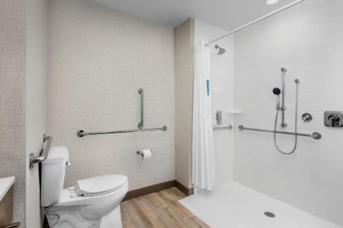 French Market Inn — Bathroom