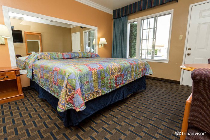 Friendship Motor Inn Los Angeles California — Guest room