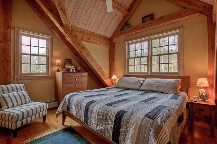 Frog Meadow Farm — Guest room