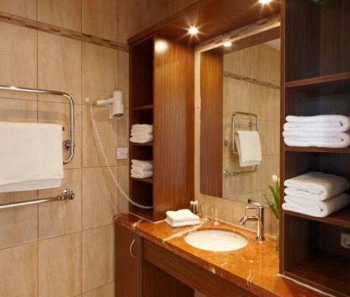 Frojel Resort Spa — Bathroom
