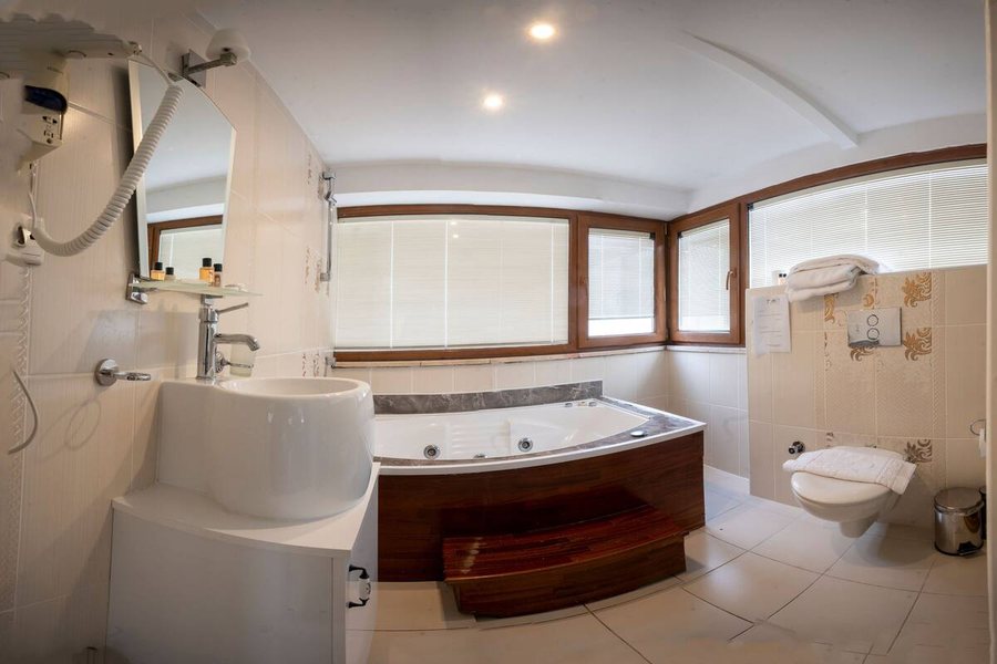 Fuat Bey Palace Hotel Istanbul — Bathroom