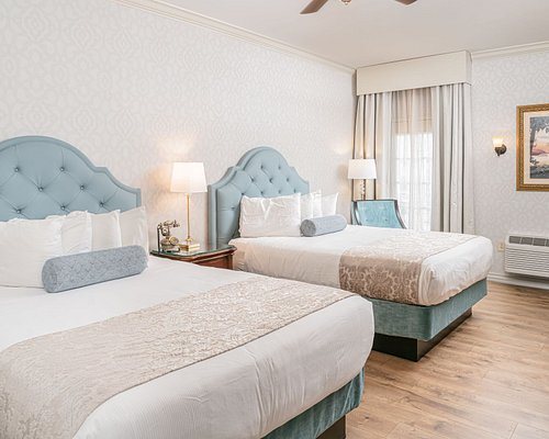 Fulton Steamboat Inn — Guest room