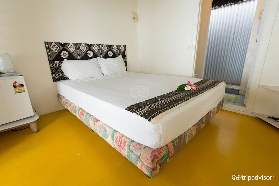 Funky Fish Beach Surf Resort — Guest room