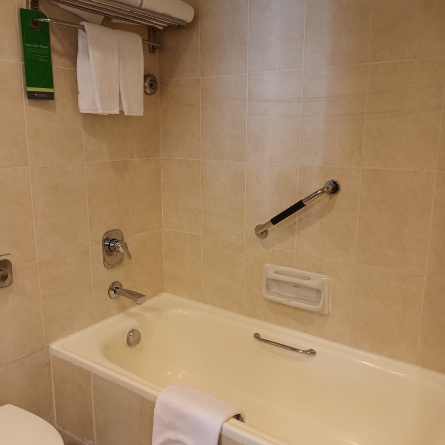 Furama City Centre — Bathroom