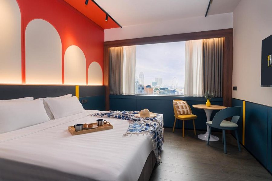 Furama City Centre — Guest room