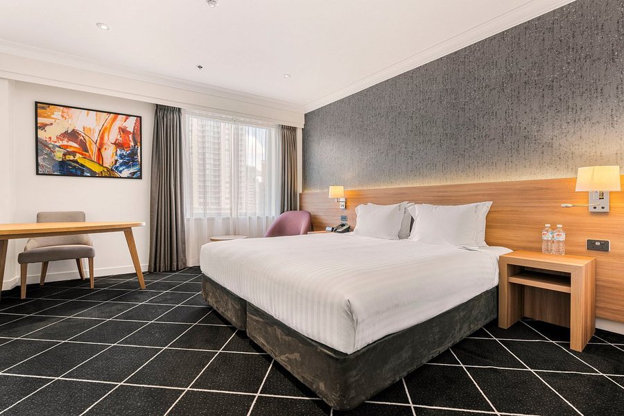 Furama Darling Harbour — Guest room