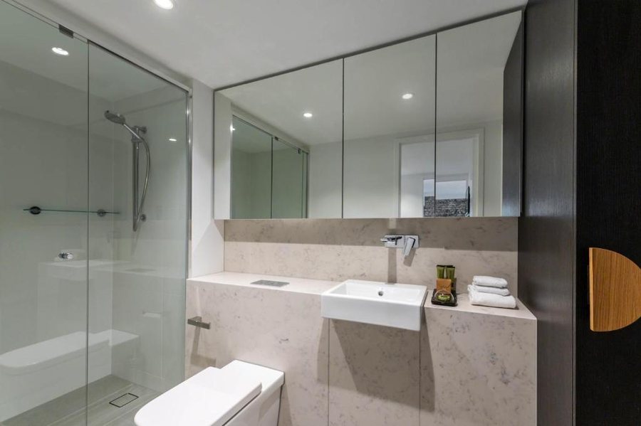 FV By Peppers — Bathroom