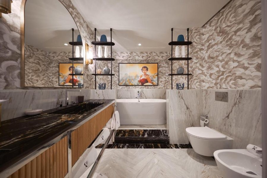 GA Palace Hotel — Bathroom