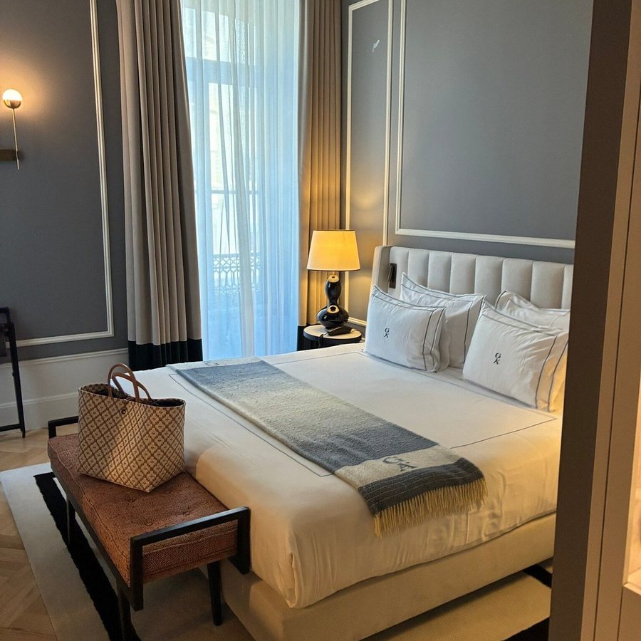 GA Palace Hotel — Guest room