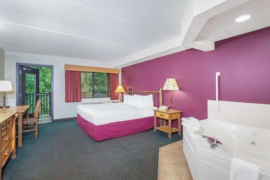 Gables Motel — Guest room