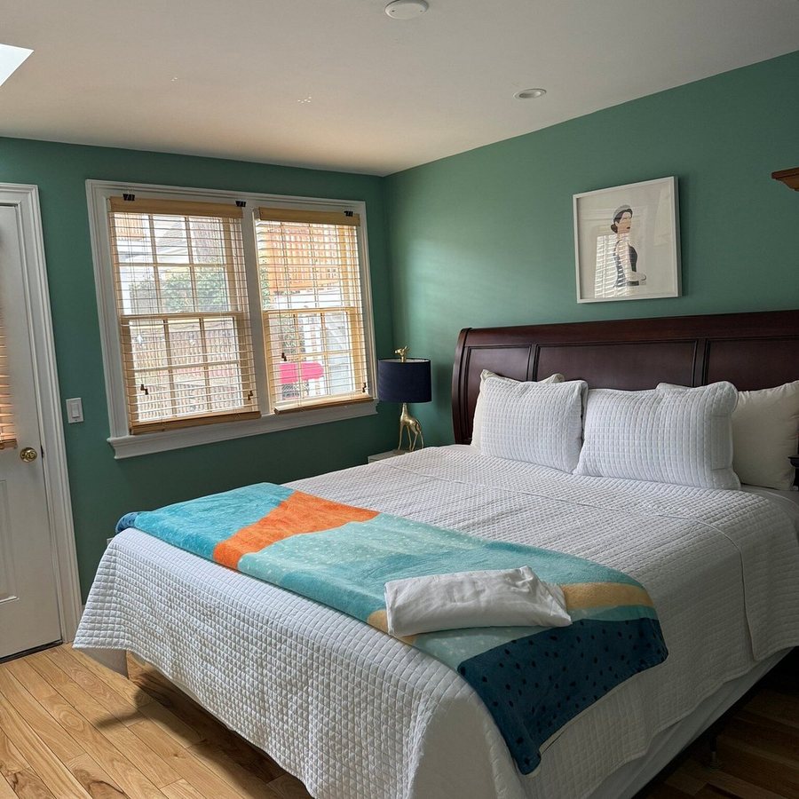 Gabriel s A Provincetown Hotel — Guest room