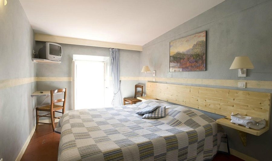 Gabrielle Hotel — Guest room