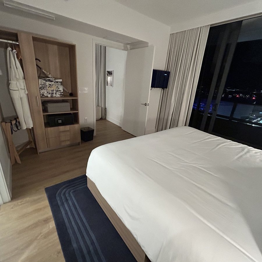 Gale Miami Hotel Residences Miami Florida — Guest room