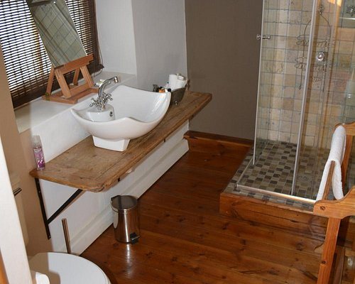 Galileo Farm — Bathroom