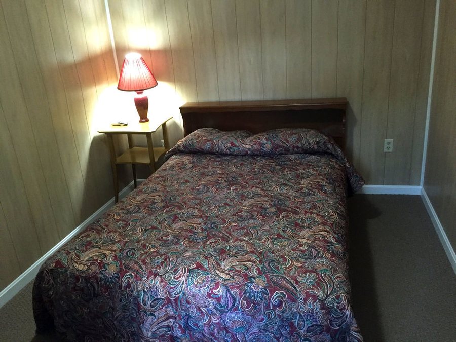 Gallagher s Travels Motel Cabins Bar Harbor — Guest room