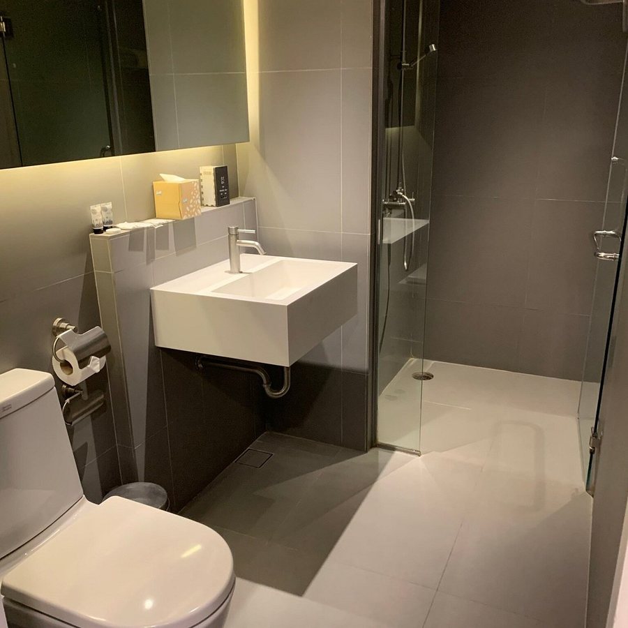 Galleria 12 Sukhumvit Bangkok by Compass Hospitality Compass Hospitality — Bathroom