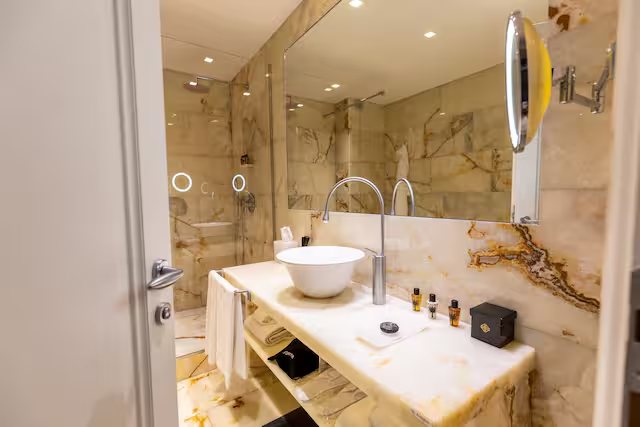 Galleria Vik Milano — Bathroom