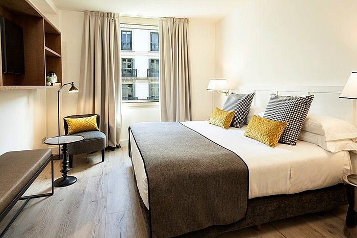 Gallery Hotel Barcelona Catalonia — Guest room