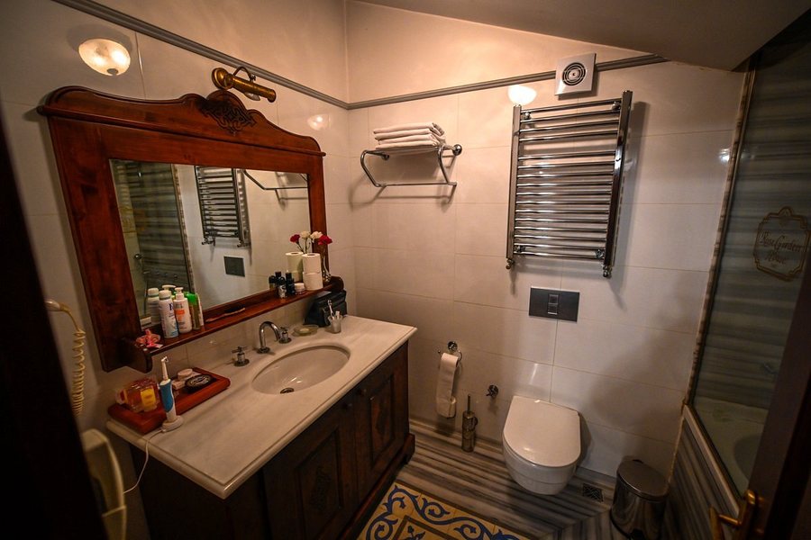 Garden House Hotel Istanbul — Bathroom
