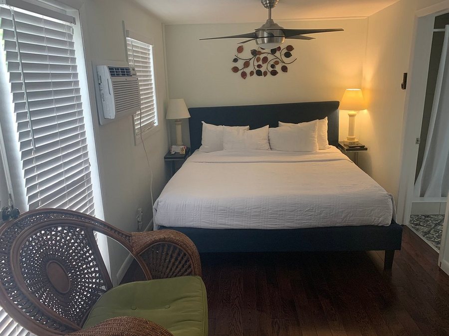 Garden House — Guest room
