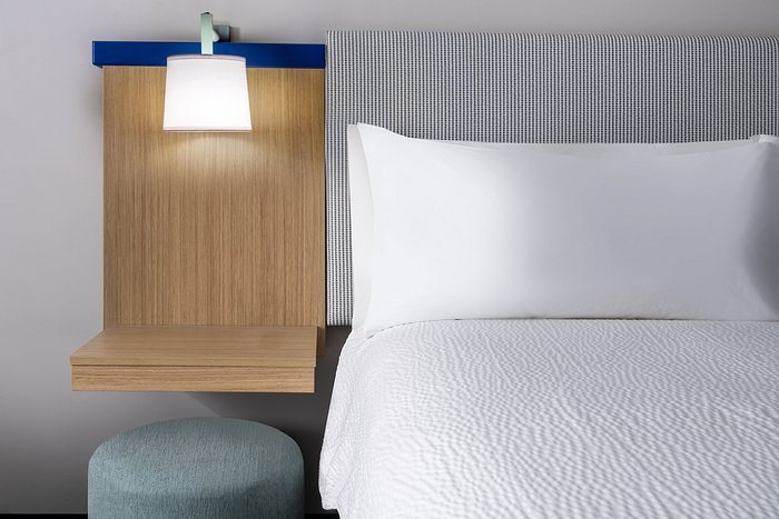 Garner Hotel Brookings by IHG — Guest room