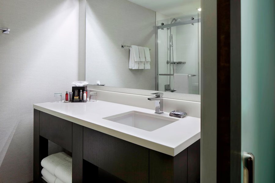 Gaslight Bed Breakfast — Bathroom