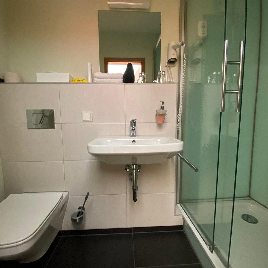 Gasthof Windmuhle Gmbh — Bathroom